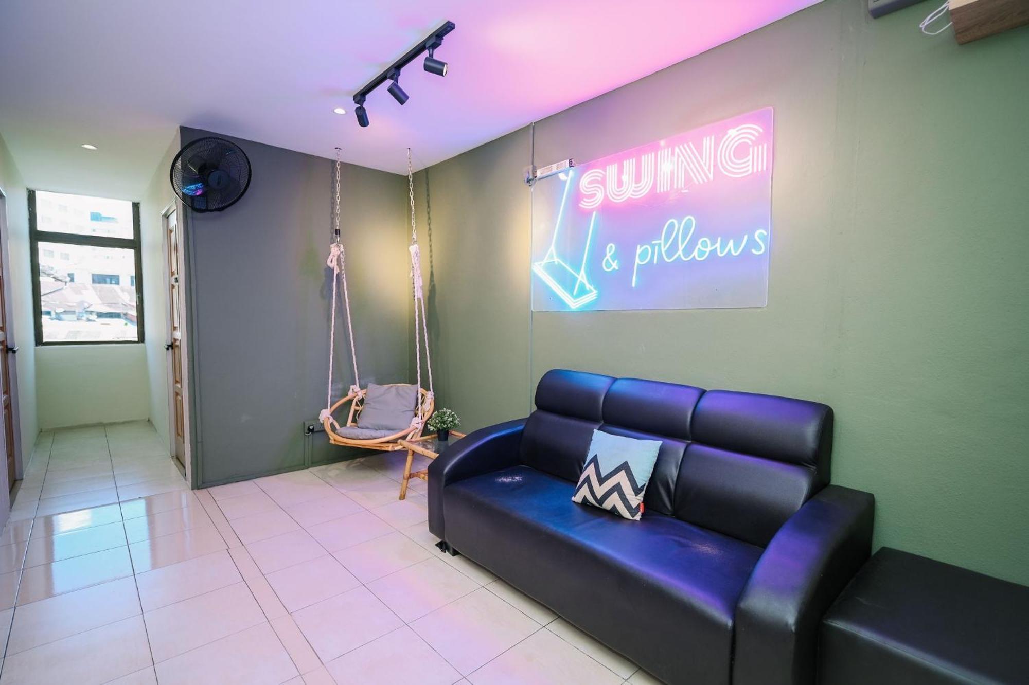 Asrama Swing & Pillows - Penang Road, Penang
